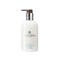 Kroppslotion Molton Brown Coastal Cypress&Sea Fennel 300 ml