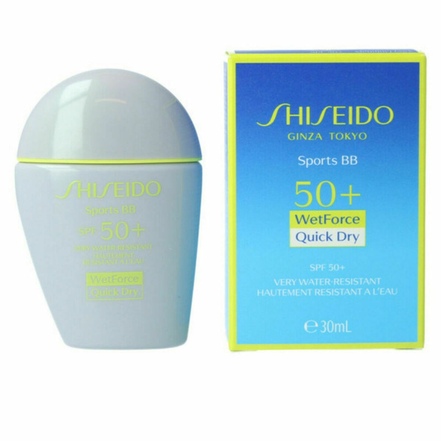 Solskydd med färg Shiseido Sports BB SPF50+ SPF50+ Mellanton Spf 50 30 L