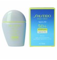 Solskydd med färg Shiseido Sports BB SPF50+ SPF50+ Mellanton Spf 50 30 L